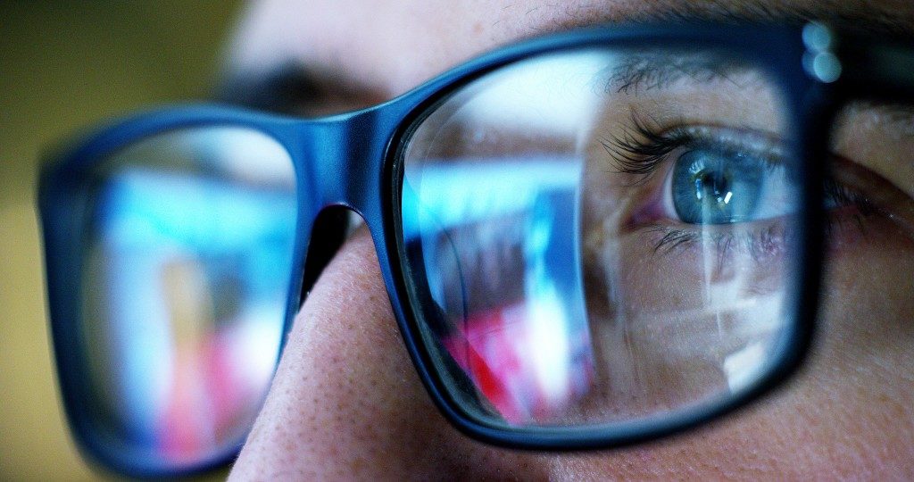 glasses reflection