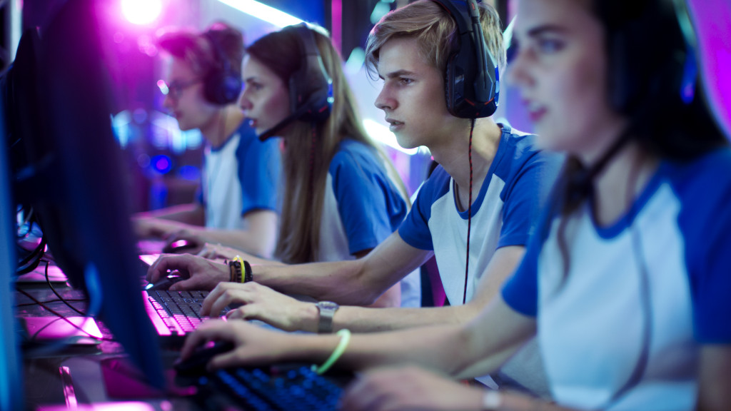 participants of e gaming tournament